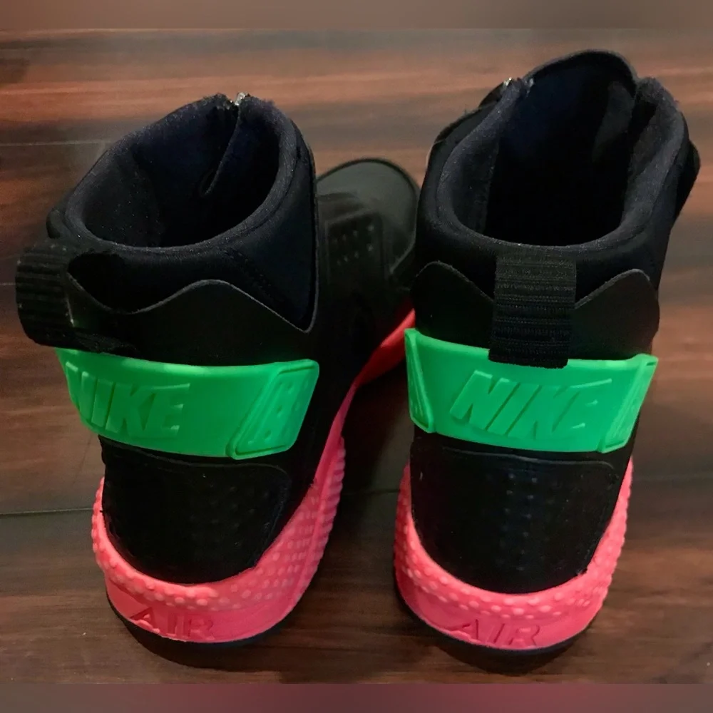 NWOT Nike Air Huarache Black & Neon Accented Zip-Up Textured Sneakers - 8.5 - Picture 7 of 13